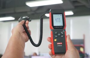 UNI-T UT 381A Lüxmetre Işık Ölçer UT381A