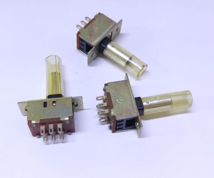 ANAHTAR SÜRGÜLÜ 6 pin  ON-ON  metal kulaklı Uzun kollu TK1